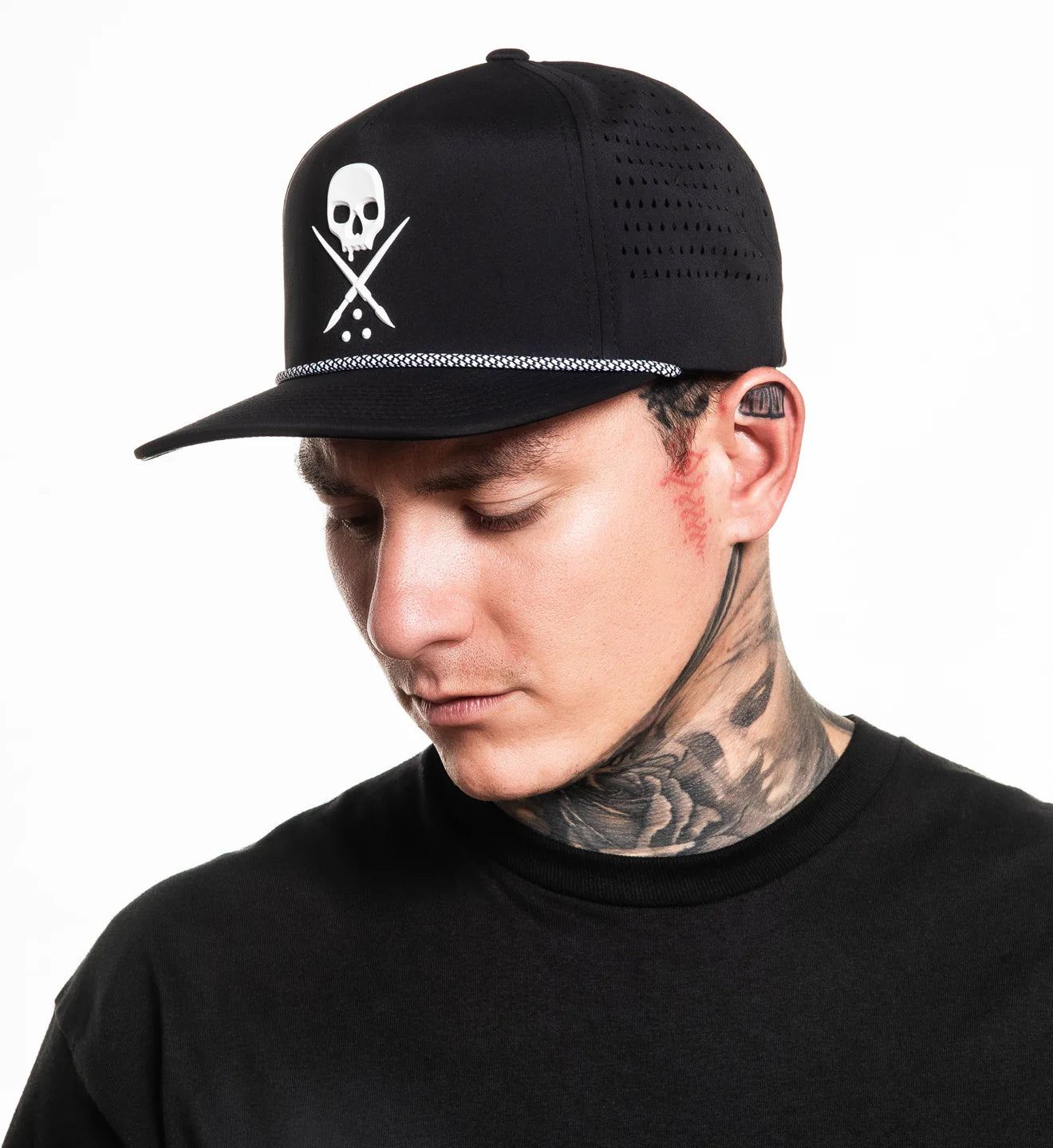 VENT BADGE SNAPBACK BLACK