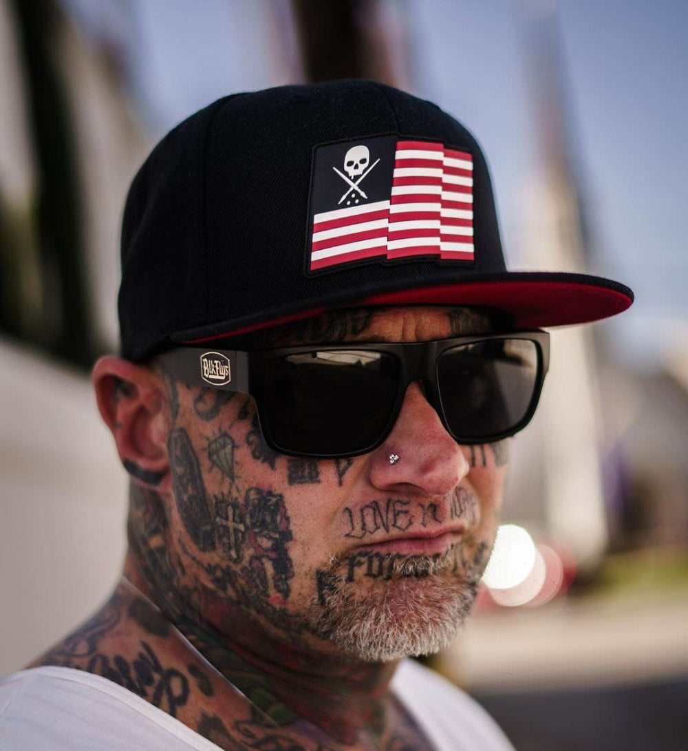 BADGE AND BARS SNAPBACK