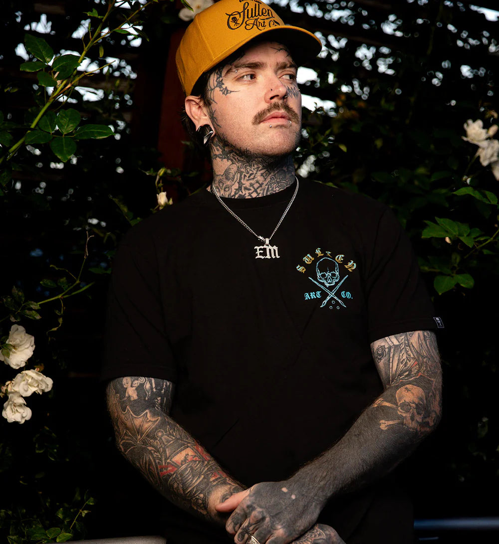 SCALES BADGE PREMIUM TEE