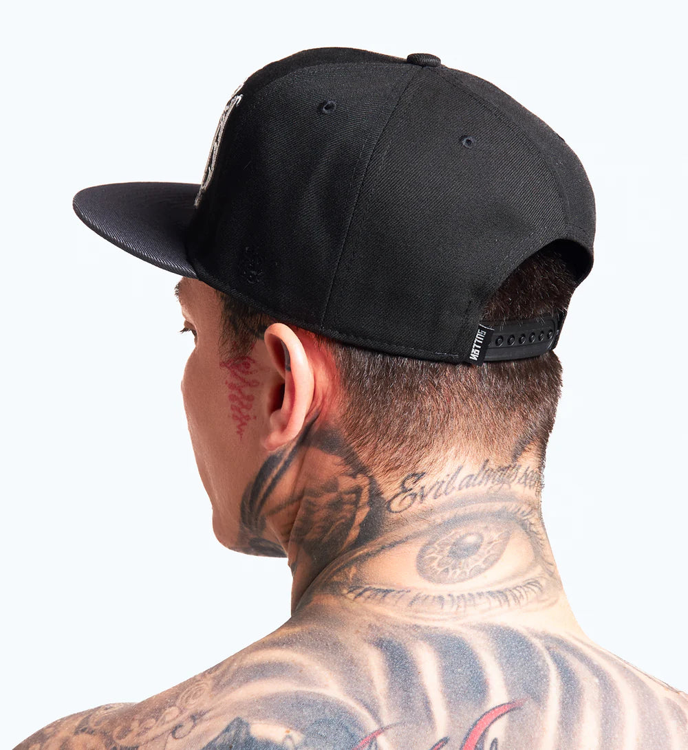 PELAVACAS III SNAPBACK