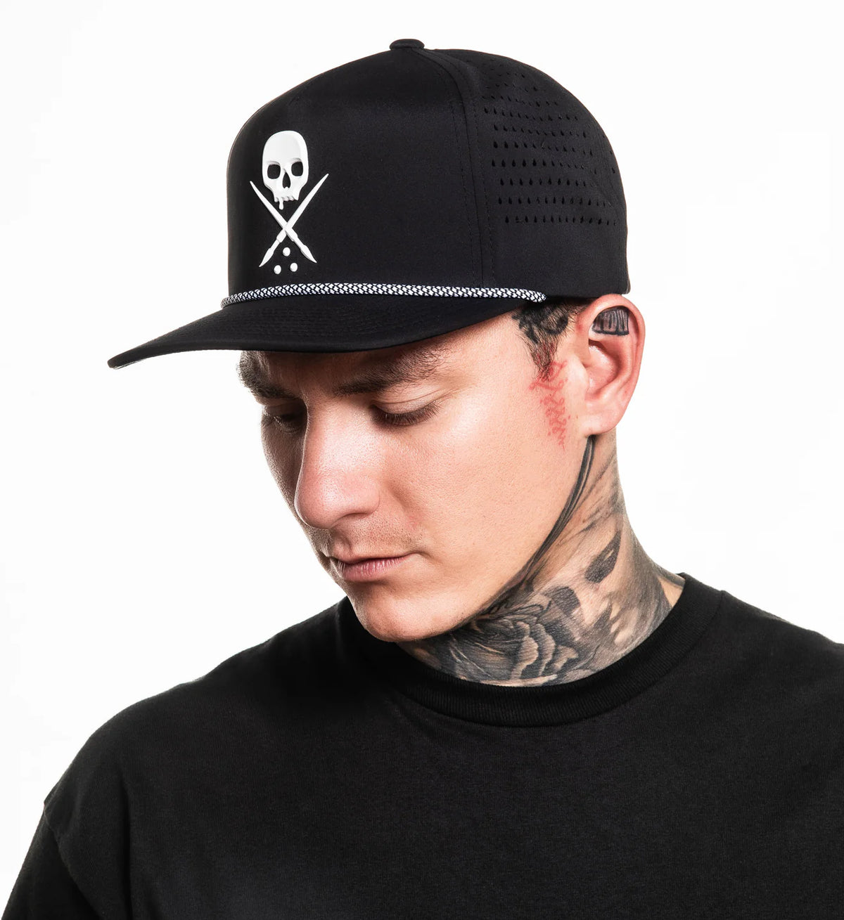 VENT BADGE SNAPBACK BLACK
