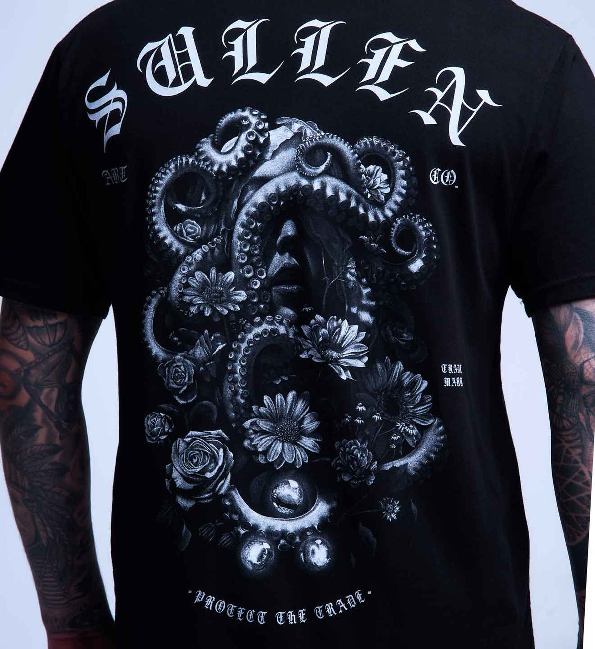 PULL ME UNDER PREMIUM TEE