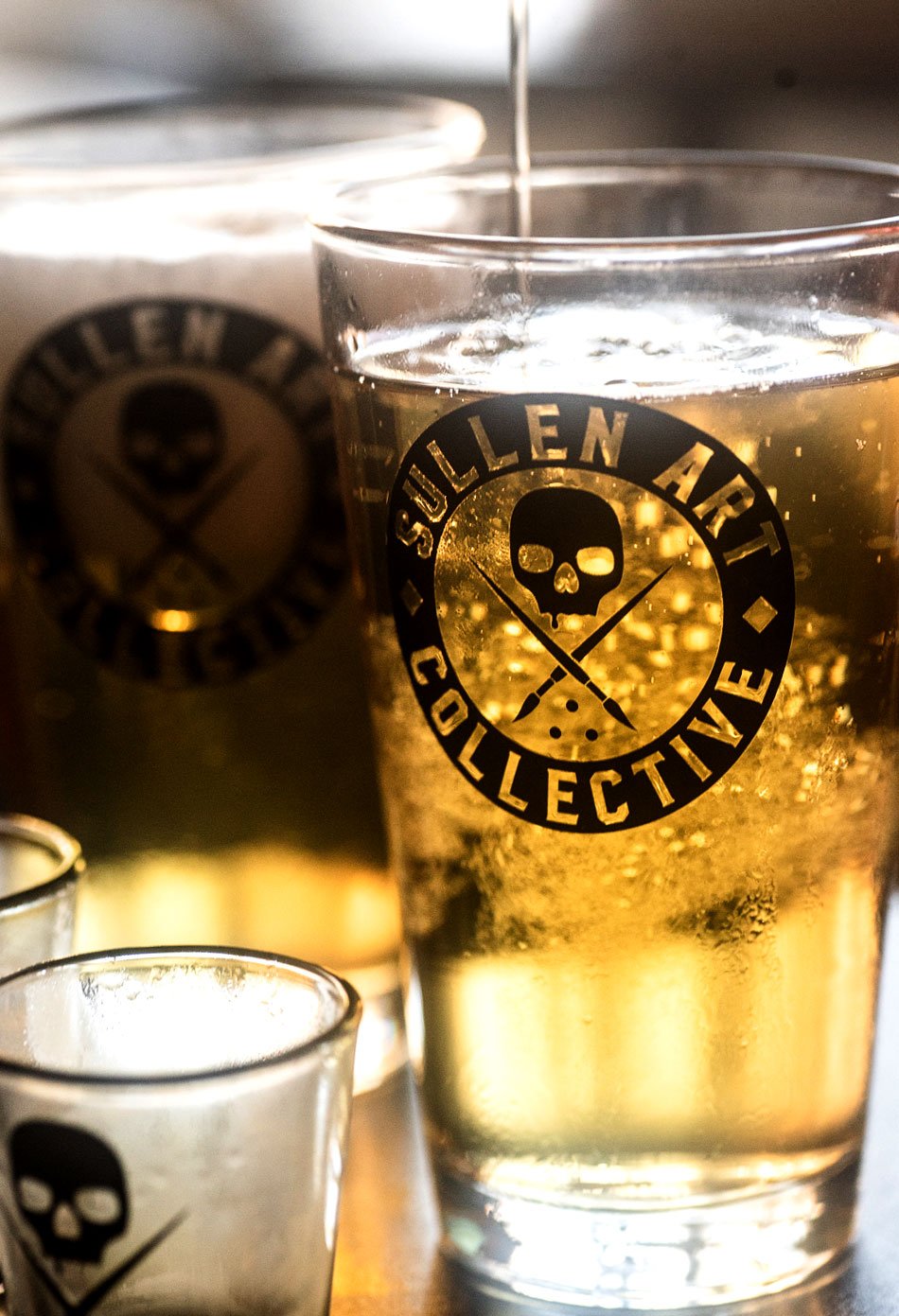 BADGE BEER GLASS SET OF 2